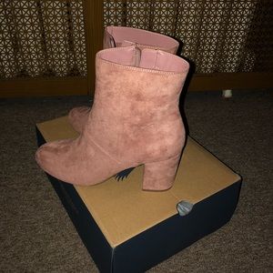 Mauve pink ankle booties💕